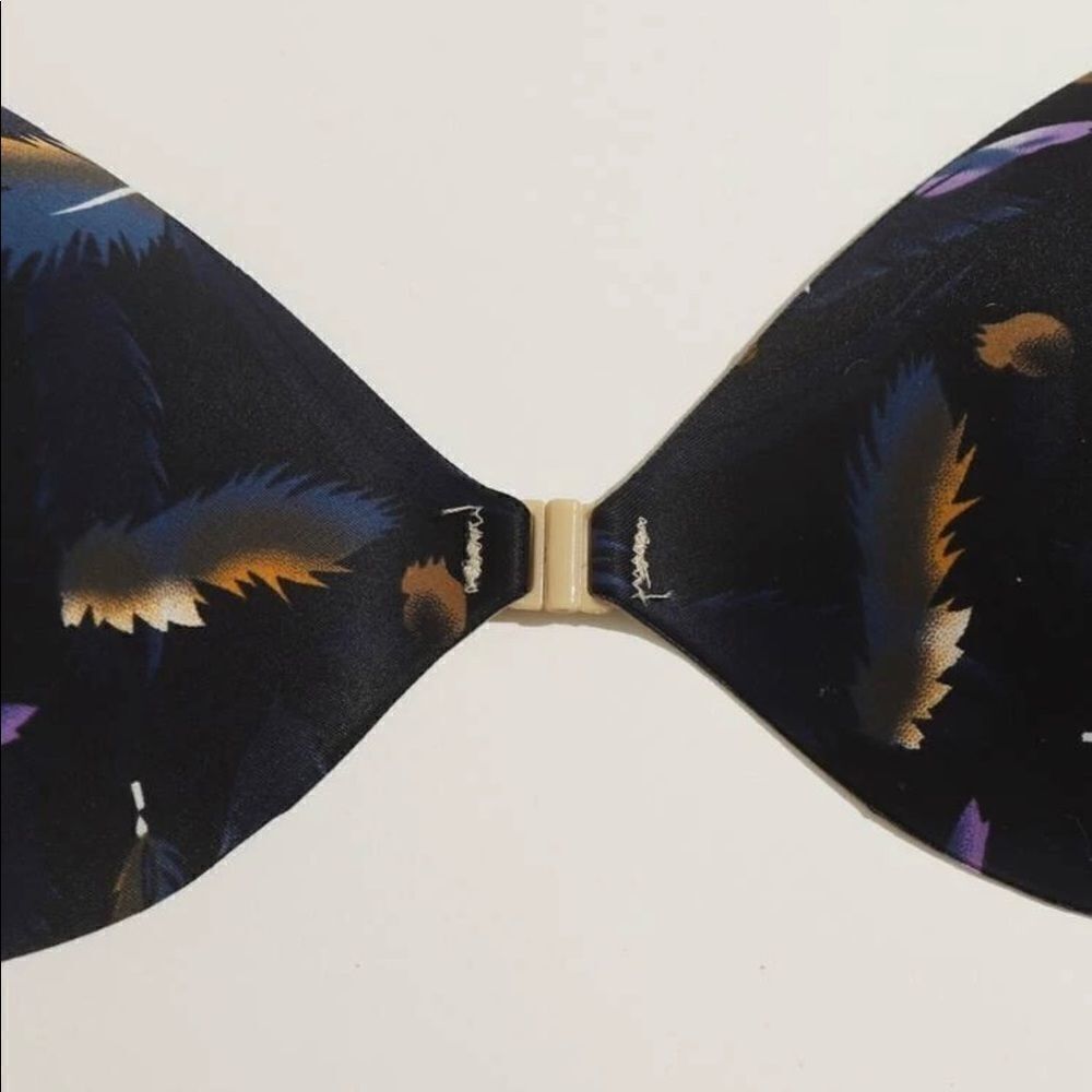 Self Adhesive Strapless Bra - Picture 5 of 5